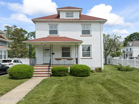 42 Chestnut St, Red Bank, NJ 07701