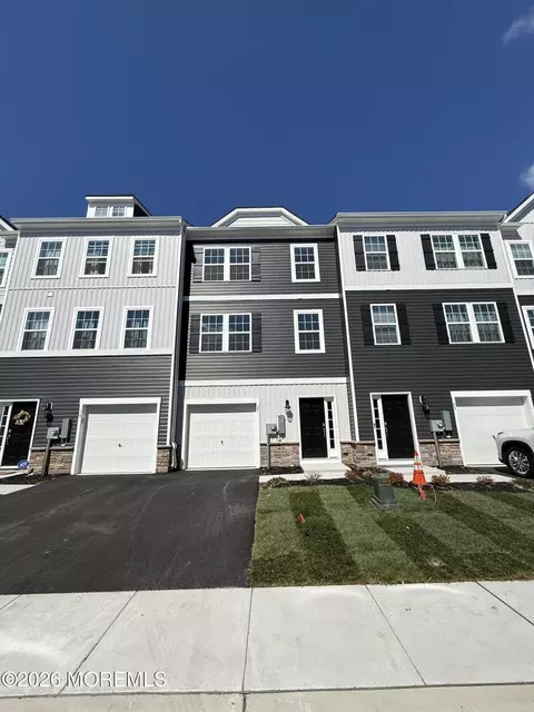 21 Baybreeze Dr, Waretown, NJ 08758