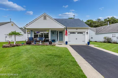 1 Sophia Ct, Toms River, NJ 08757