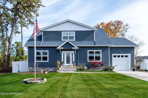 1608 Champlain St, Toms River, NJ 08757