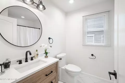 Bath - 37 Florence Ave, Leonardo, NJ 07737 photo 3 of 3