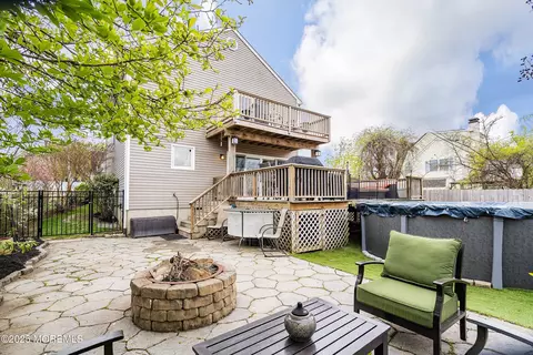 Exterior - 37 Florence Ave, Leonardo, NJ 07737 photo 9 of 10