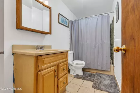 Bath - 1 Texas Dr, Jackson, NJ 08527 photo 1 of 1