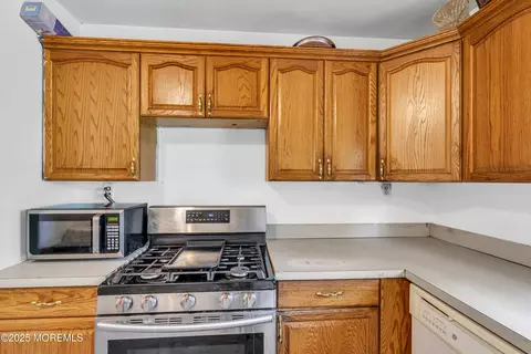 Kitchen - 1 Texas Dr, Jackson, NJ 08527 photo 2 of 3