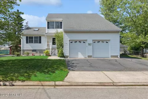 549 Clark Ave, Union Beach, NJ 07735