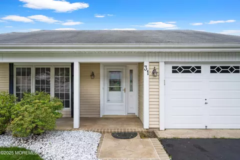 31 Twyford Ln, Manchester, NJ 08759