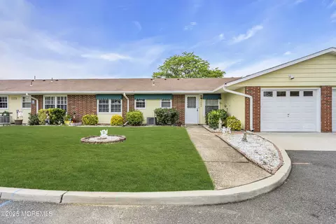 288 E Malvern Ct #B, Lakewood, NJ 08701