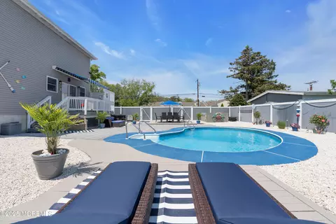 23 Charles Blvd, Manahawkin, NJ 08050