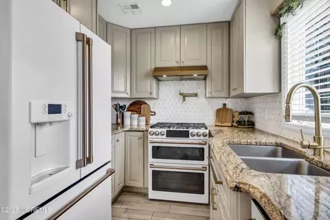 Kitchen - 1213 Ariel Dr, Forked River, NJ 08731 photo 4 of 4