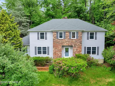 9 Berkshire Ct, Holmdel, NJ 07733
