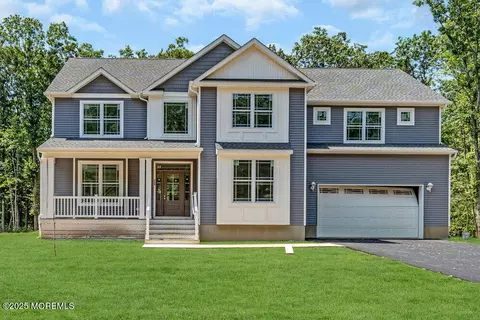 865 Woodbury Dr, Jackson, NJ 08527