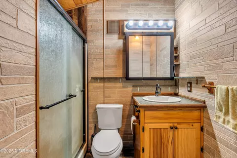 Bath - 461 Harmony Rd, Jackson, NJ 08527 photo 2 of 3
