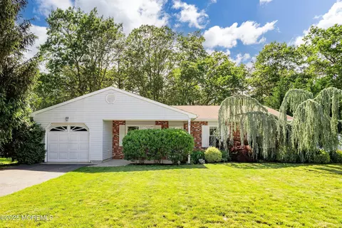 38 Cherry Ln, Howell, NJ 07731