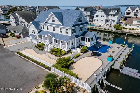333 Barkentine Ln, Mantoloking, NJ 08738