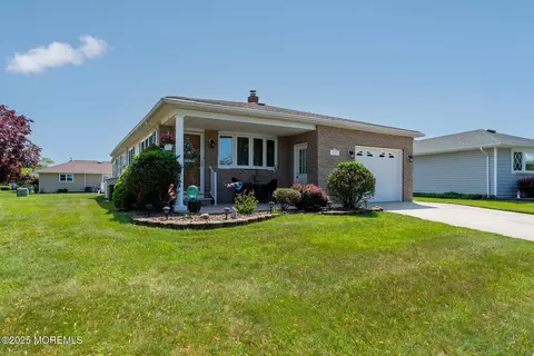 16 Eldorado St, Toms River, NJ 08757