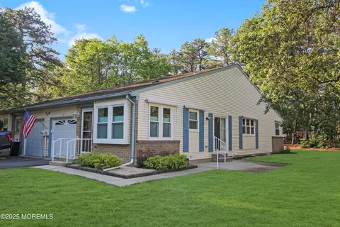 19 Canton Dr # B, Whiting, NJ 08759