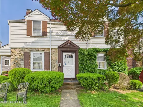 3 Prospect Pl, Freehold, NJ 07728