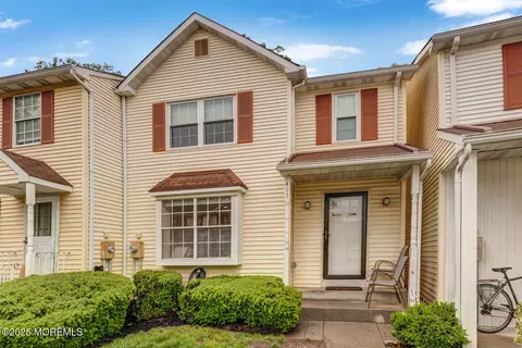 417 Rose Ct, Lakewood, NJ 08701