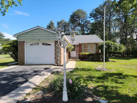 799 Hudson Pkwy, Whiting, NJ 08759