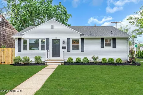 12 Colonial Ct, Fair Haven, NJ 07704