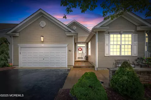 93 Wintergreen Dr, Manalapan, NJ 07726