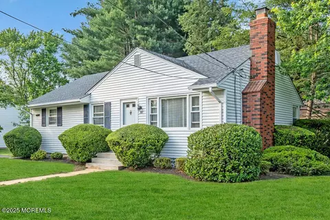 361 Meadowbrook Ave, Eatontown, NJ 07724