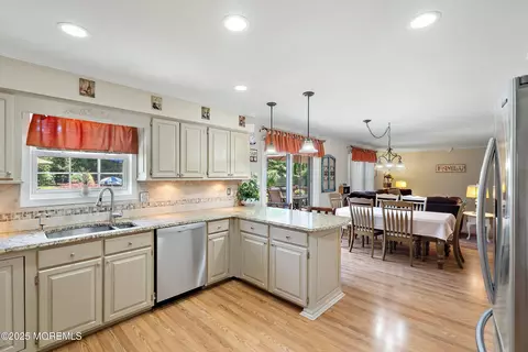 Kitchen - 5 Persimmon Dr, Jackson, NJ 08527 photo 1 of 6