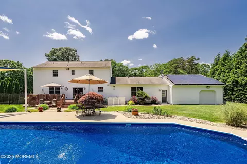 Exterior - 5 Persimmon Dr, Jackson, NJ 08527 photo 5 of 10