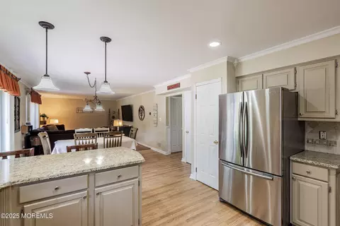 Kitchen - 5 Persimmon Dr, Jackson, NJ 08527 photo 5 of 6