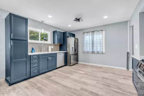 Kitchen - 206 Midstreams Rd, Brick, NJ 08723 photo 2 of 5