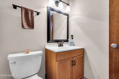 Bath - 1112 Sandra Pl, Brick, NJ 08724 photo 1 of 3