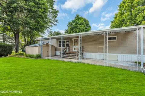 23 Southwind Cir, Jackson, NJ 08527
