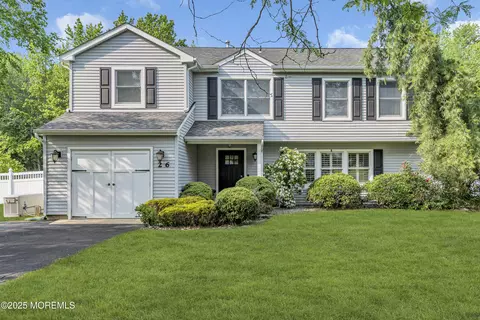 26 Devon Dr, Manalapan, NJ 07726
