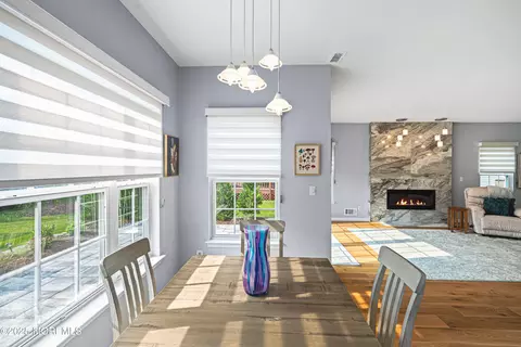 Dining - 3 Devon Ct, Monroe, NJ 08831 photo 2 of 4