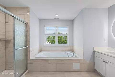 Bath - 3 Devon Ct, Monroe, NJ 08831 photo 6 of 7