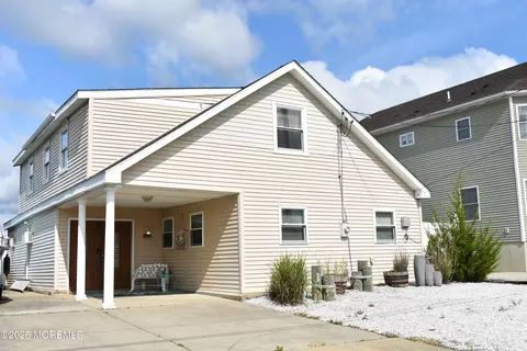 6 Lake Michigan Dr, Little Egg Harbor, NJ 08087