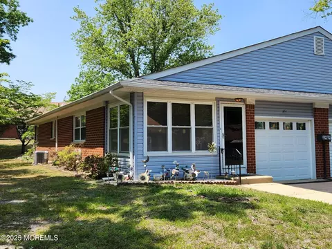 10 Snowberry Ln # -A, Whiting, NJ 08759