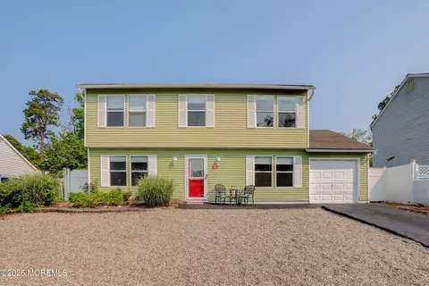 15 Transom Ln, Barnegat, NJ 08005