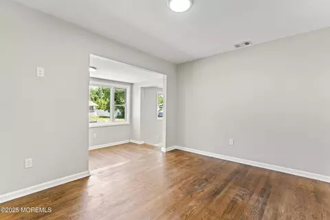 20 E 6th St, Howell, NJ 07731 photo 9