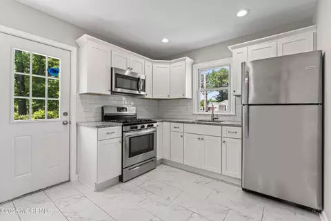 20 E 6th St, Howell, NJ 07731 photo 2