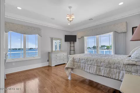 Bedroom - 13 Riverview Dr, Brick, NJ 08723 photo 4 of 5
