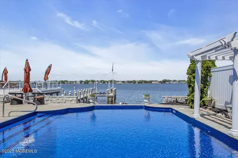 Exterior - 13 Riverview Dr, Brick, NJ 08723 photo 4 of 14