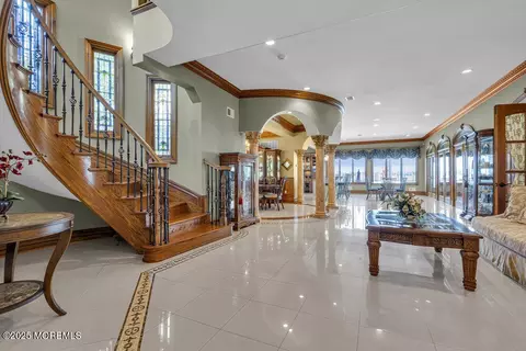 Entry Way - 13 Riverview Dr, Brick, NJ 08723 photo 4 of 6