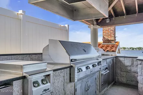 Kitchen - 13 Riverview Dr, Brick, NJ 08723 photo 5 of 6