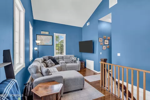 Living - 604 Anglesea Ave, Ocean Gate, NJ 08740 photo 2 of 2