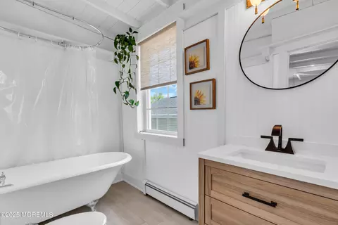 Bath - 604 Anglesea Ave, Ocean Gate, NJ 08740 photo 1 of 3