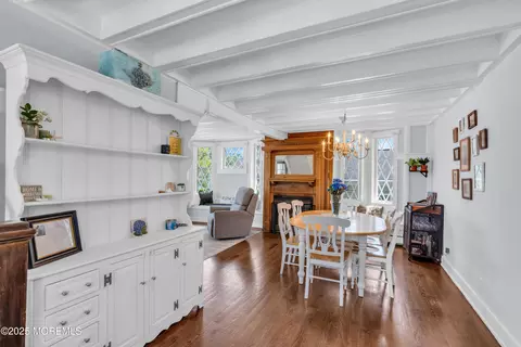 Dining - 604 Anglesea Ave, Ocean Gate, NJ 08740 photo 3 of 4