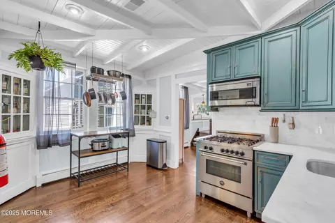 Kitchen - 604 Anglesea Ave, Ocean Gate, NJ 08740 photo 2 of 3