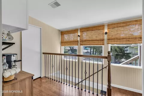 Entry Way - 604 Anglesea Ave, Ocean Gate, NJ 08740 photo 1 of 2