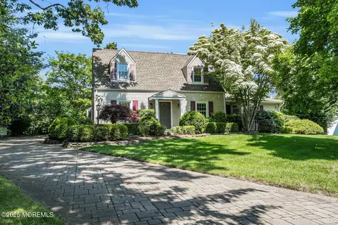 14 Robin Rd, Rumson, NJ 07760